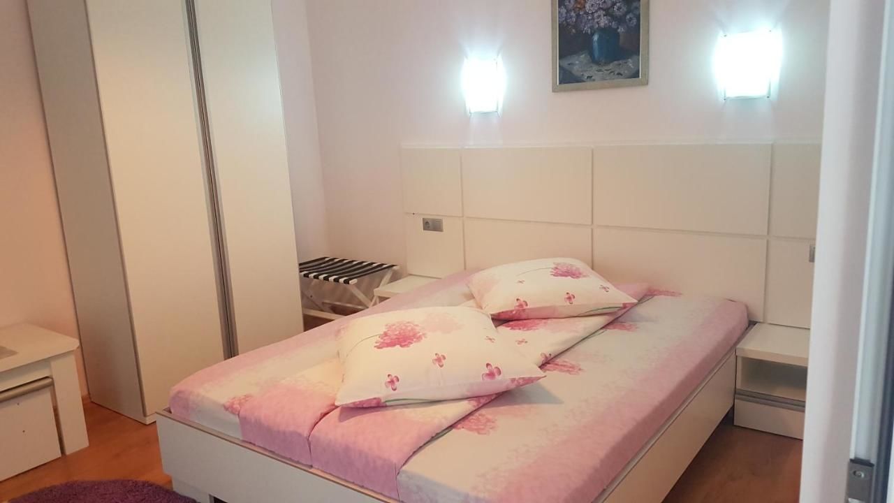 Гостевой дом Pension Charisma Бэиле-Еркулане-5